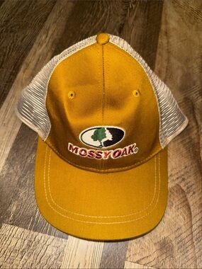 Mossy Oak Kids Mustard Yellow and White Mesh Trucker Hat